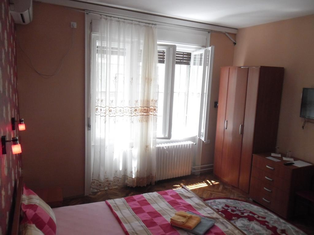 Family Top Rooms Bela Lada Sobe Novi Sad Quarto foto