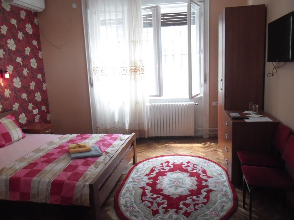 Family Top Rooms Bela Lada Sobe Novi Sad Quarto foto